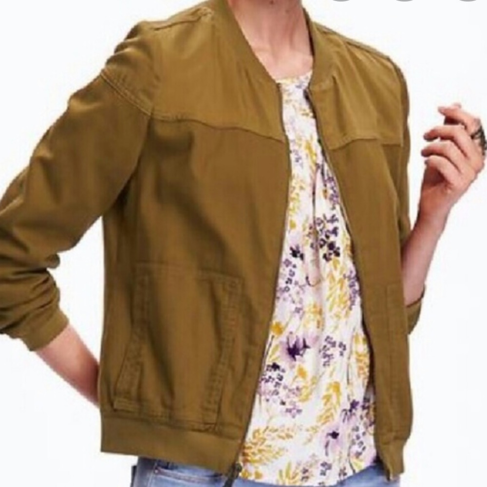 Green utility bomber